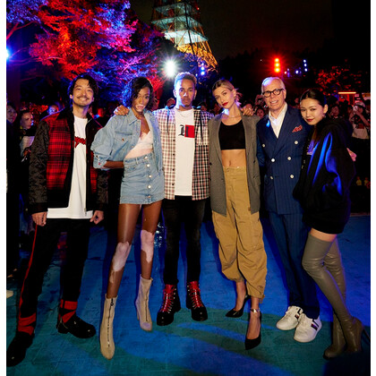Футуристичный показ: Tommy Hilfiger представил новую коллекцию в голографической проекции